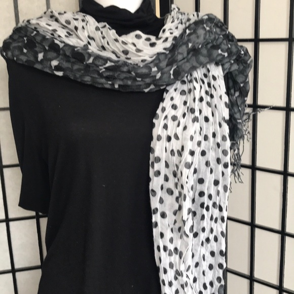 Multi purpose wrap scarf - Picture 2 of 6